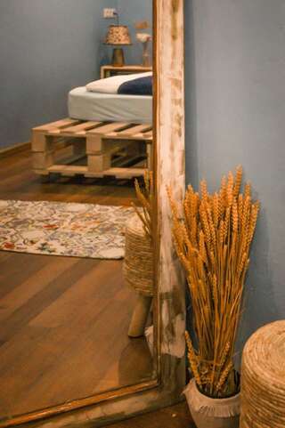 Хостелы FACTORY Hostel Киев Двухместный номер с 1 кроватью и общей ванной комнатой-2